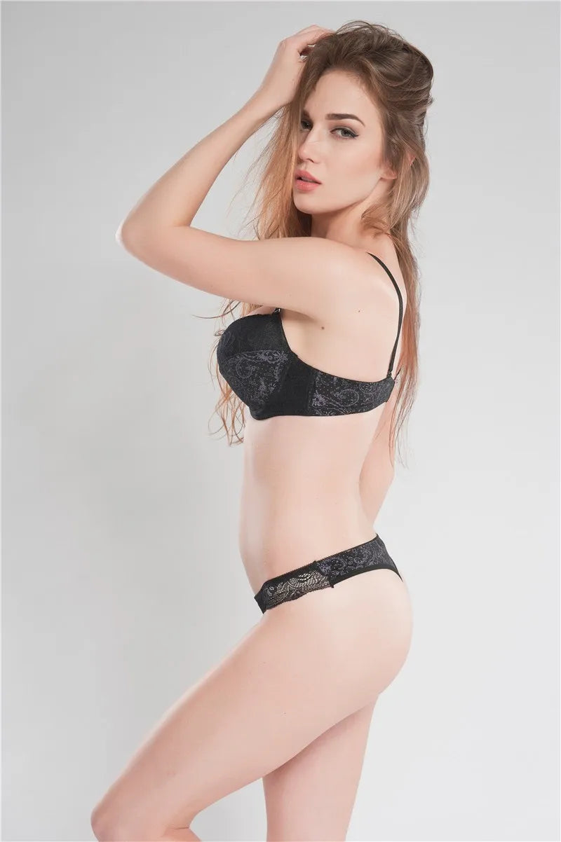 nouveau ensemble de soutiens-gorge pour femmes Sexy grande taille Lingerie féminine dentelle brodée